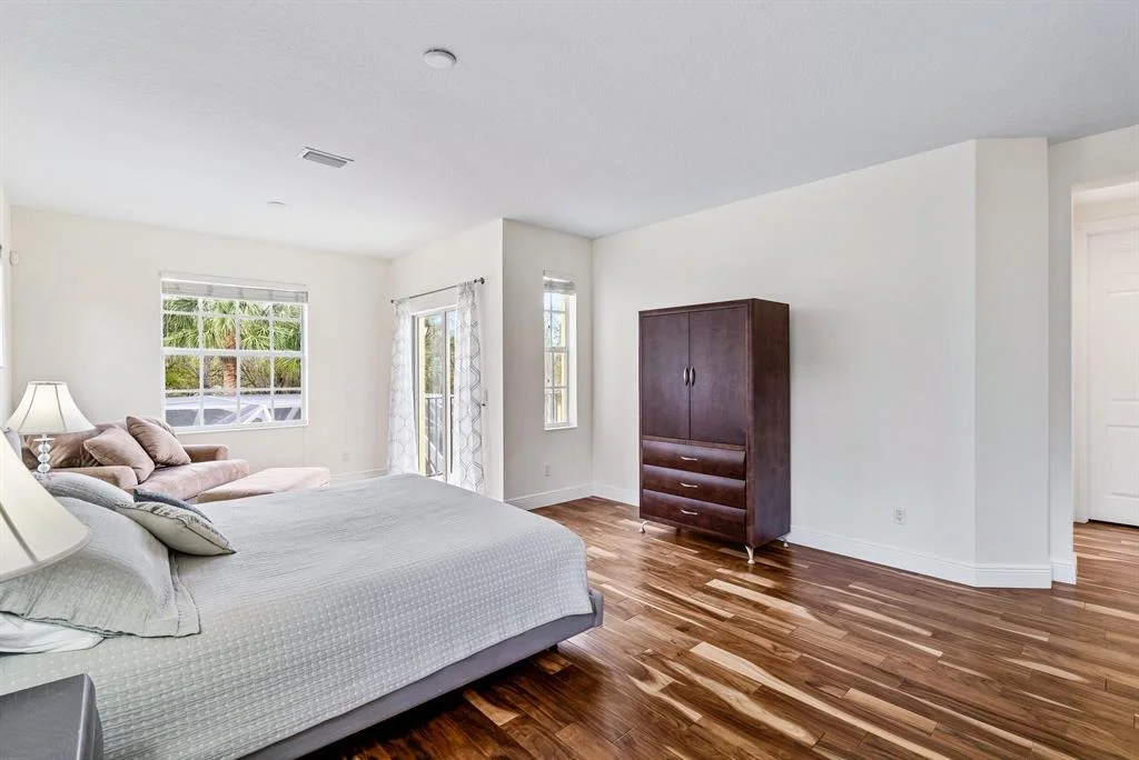 Photo of 4011 Community Drive
