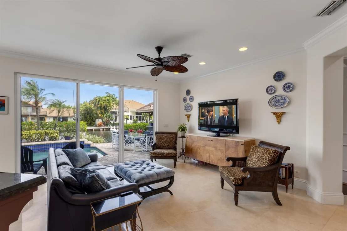 Photo of 917 Iris Drive