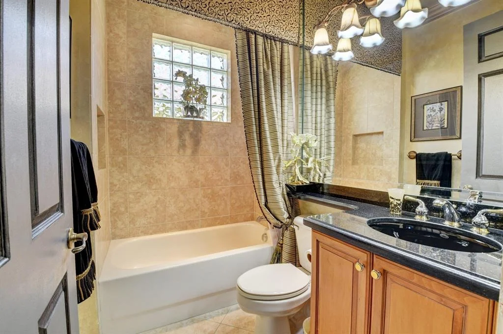 Photo of 7204 Twin Falls Drive