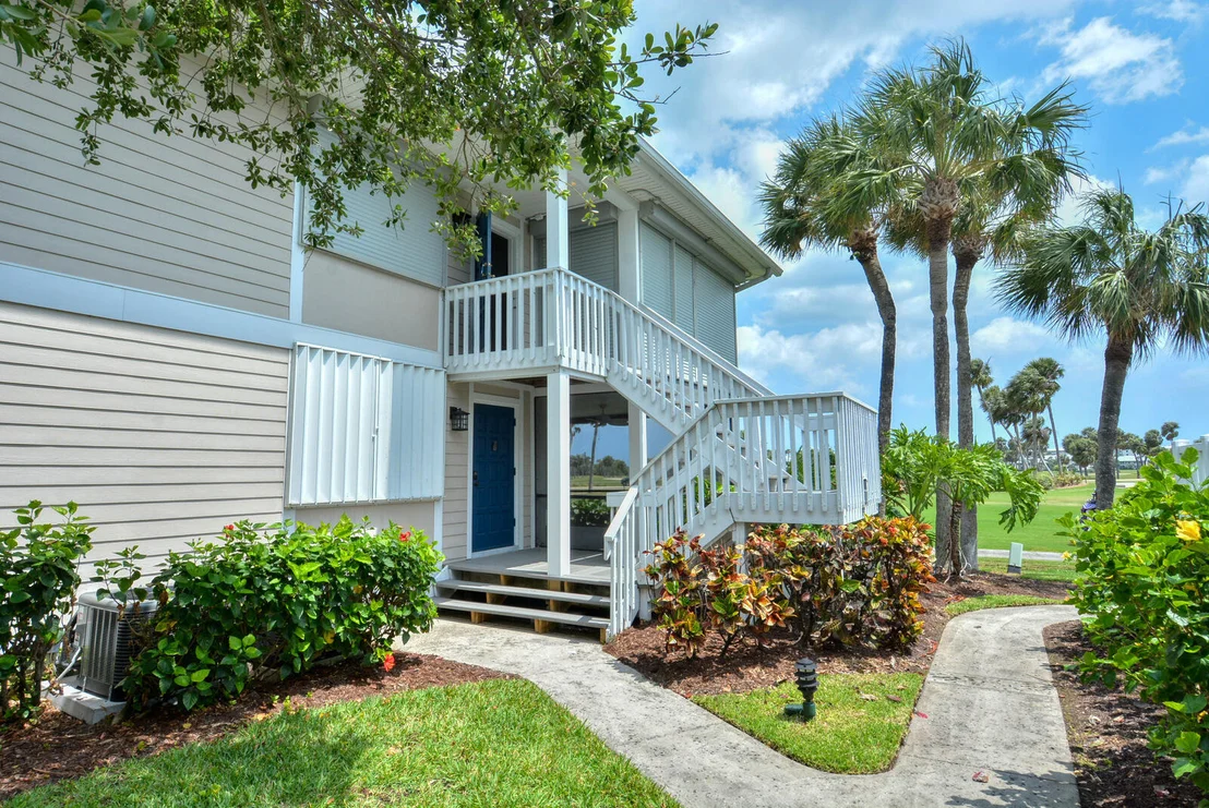 Photo of 318 NE Golfview Circle