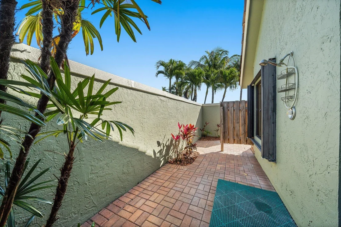 Photo of 41 SE Saddleback Road