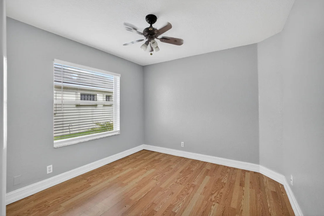Photo of 6121 Spring Isles Boulevard