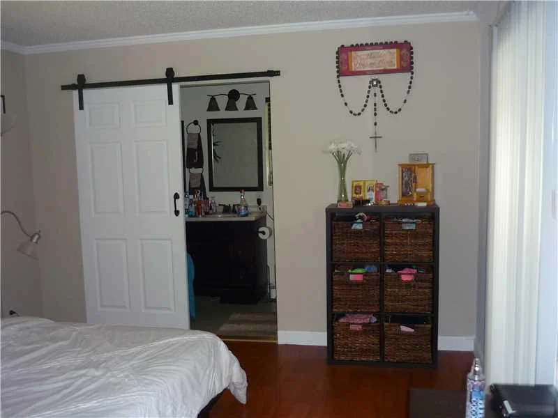 Photo of 6298 Lakeshore Drive