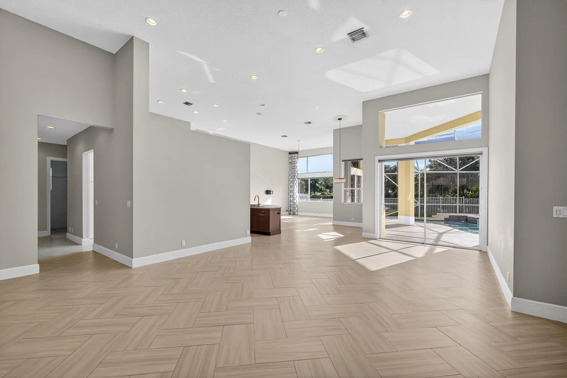 Photo of 111 N River Drive W