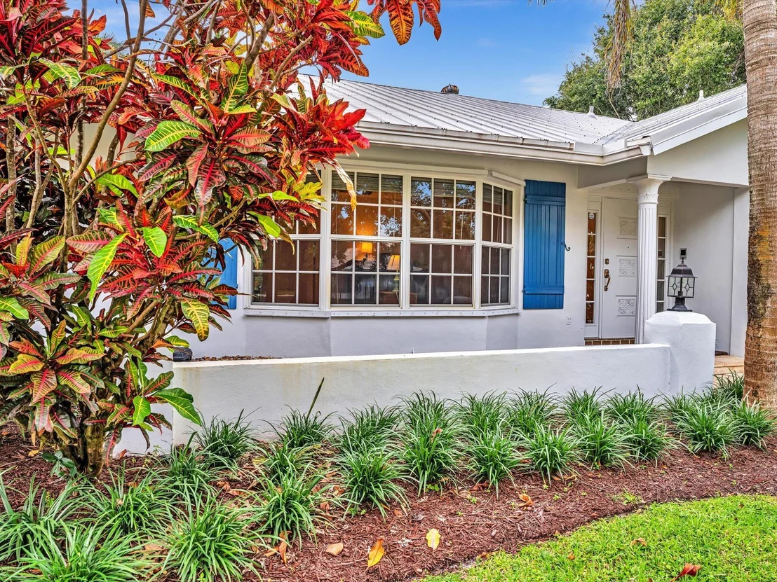 Photo of 3204 Lakeview Drive