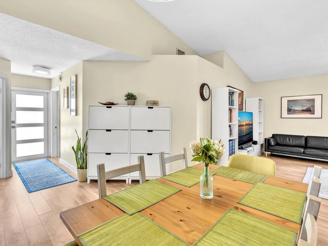 Photo of 8 Hawthorne Lane