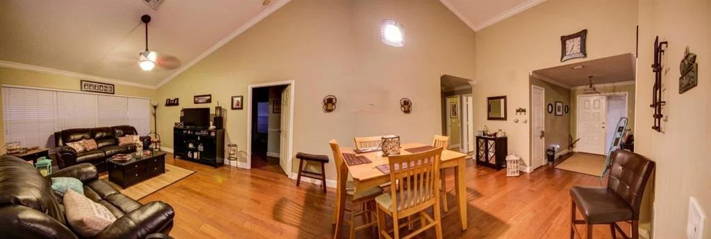 Photo of 275 Moccasin Trail W