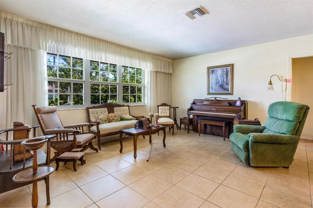 Photo of 341 SE 14th Avenue