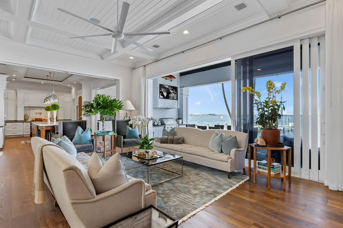 Photo of 1030 Pine Point Road