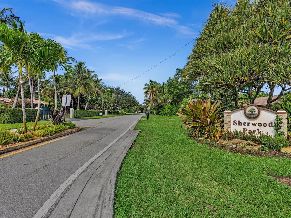 Photo of 3264 Lakeview Drive