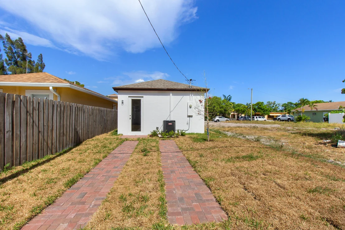 Photo of 315 N E Street