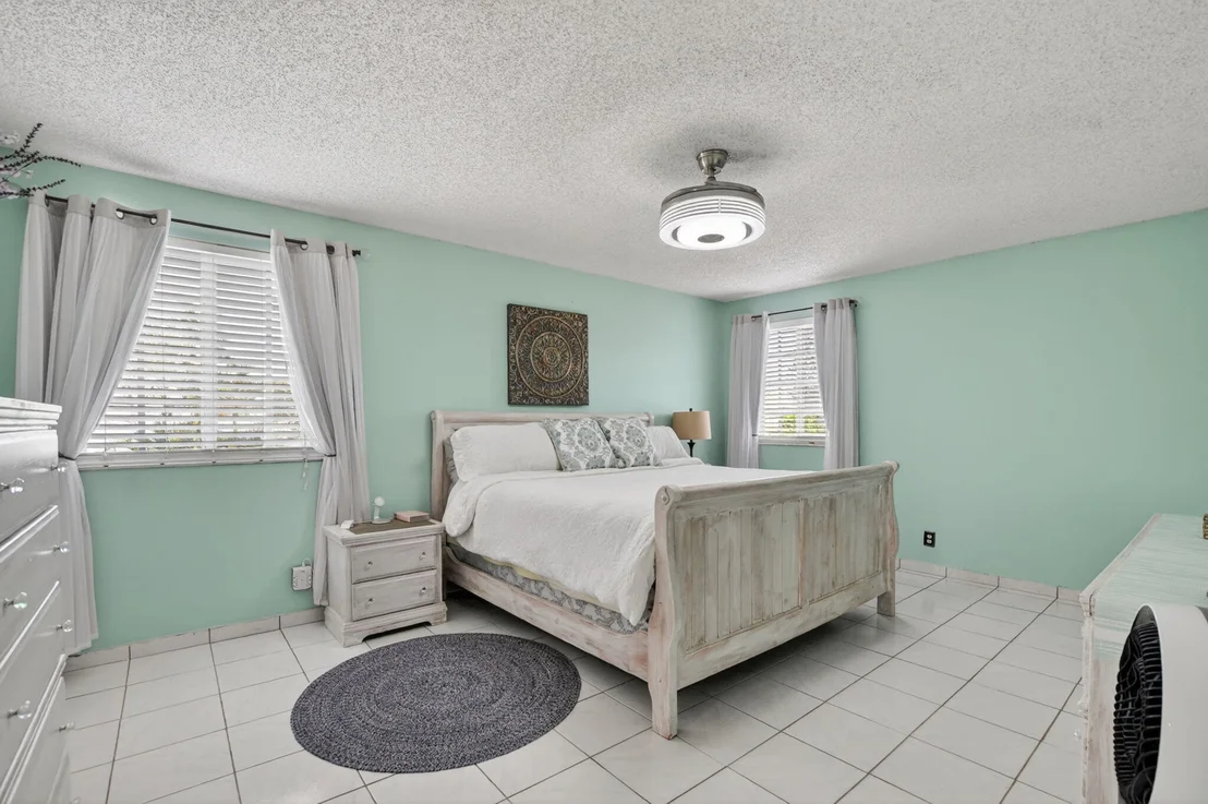 Photo of 9976 Robins Nest Road