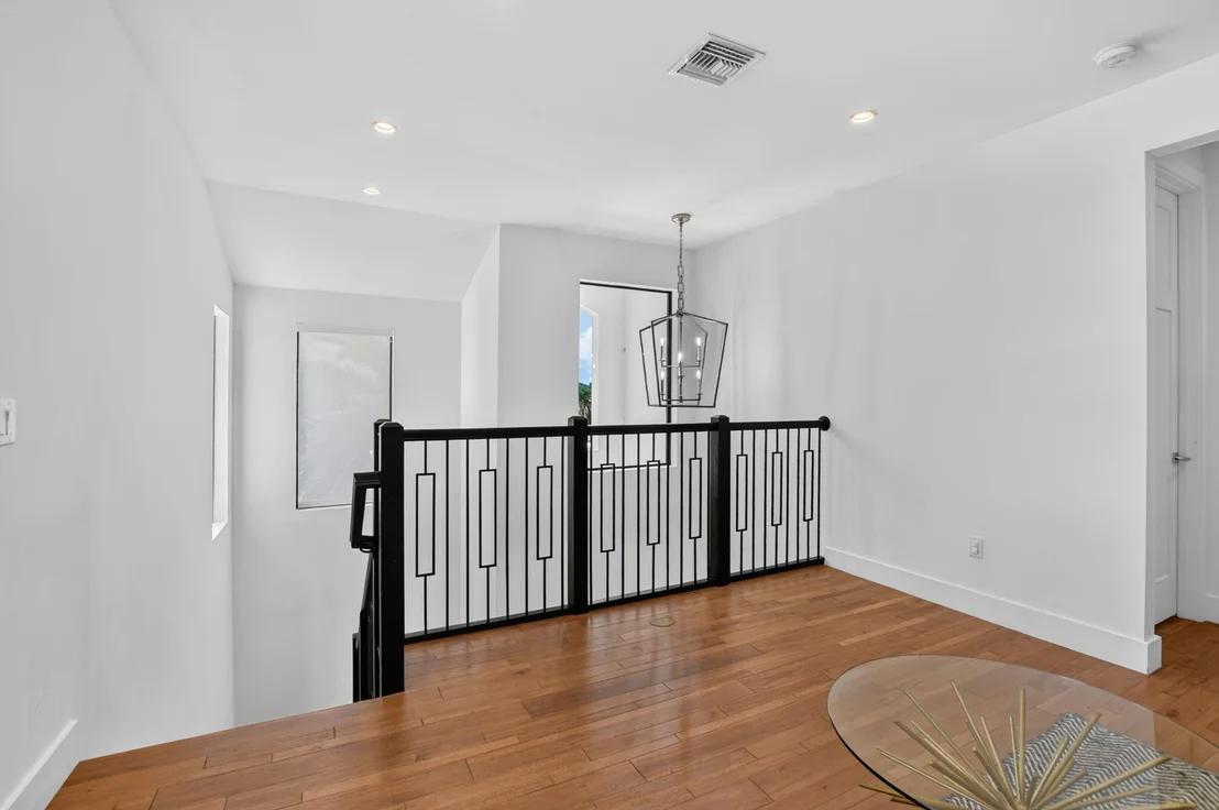 Photo of 512 Lake Drive