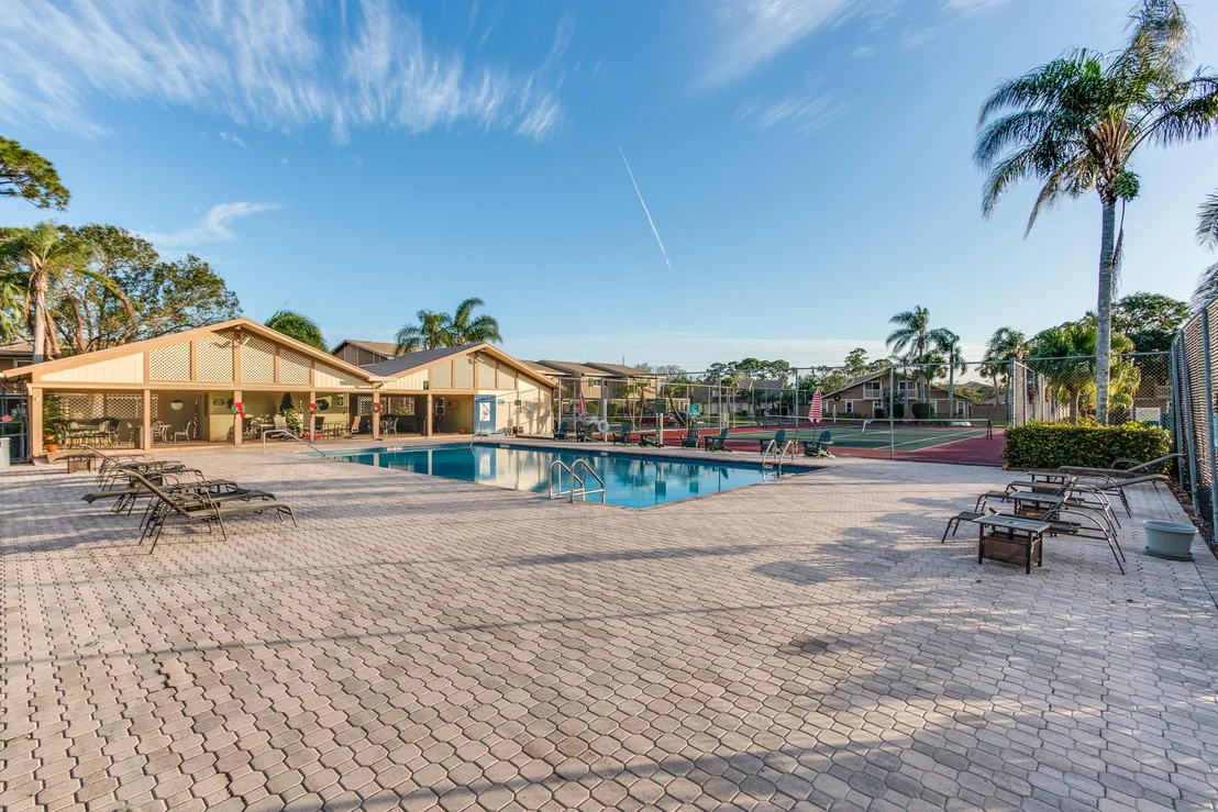 Photo of 302 Maplecrest Circle