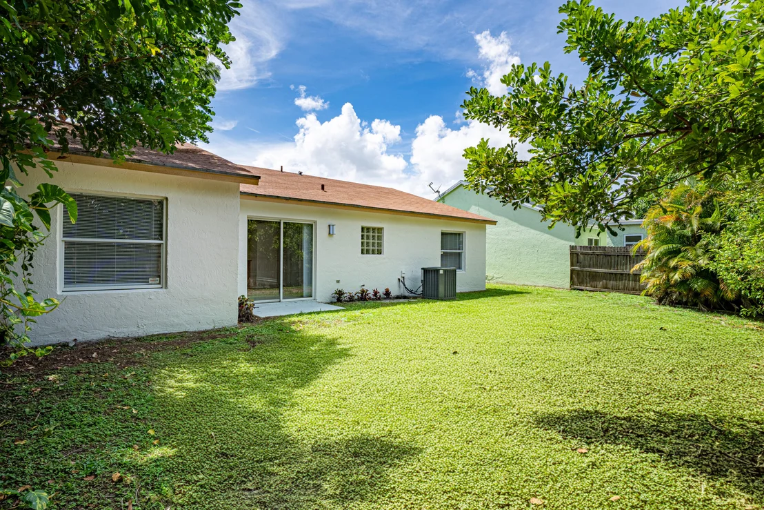 Photo of 5921 Ithaca Circle W
