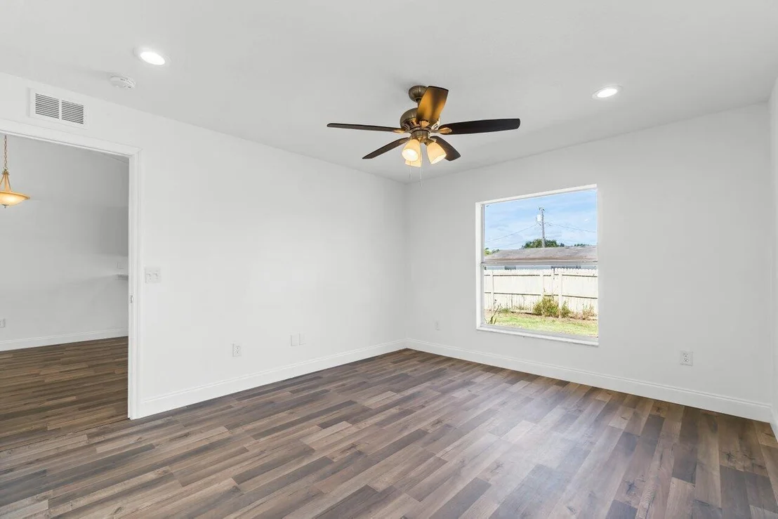 Photo of 929 SE Forrest Park Drive