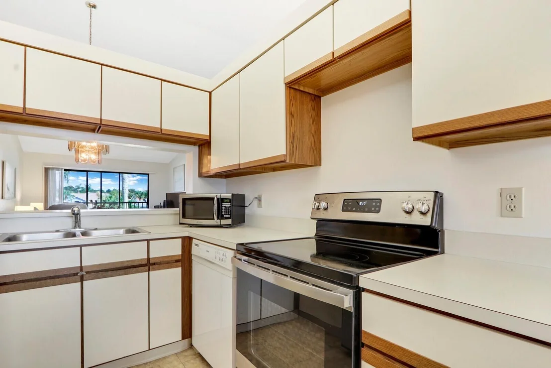Photo of Unit B at 2052 Keystone Drive