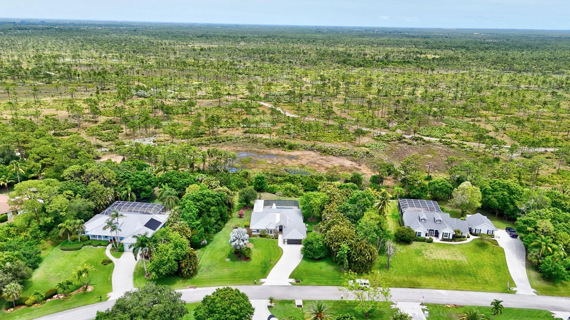 Photo of 895 SE Waterside Way