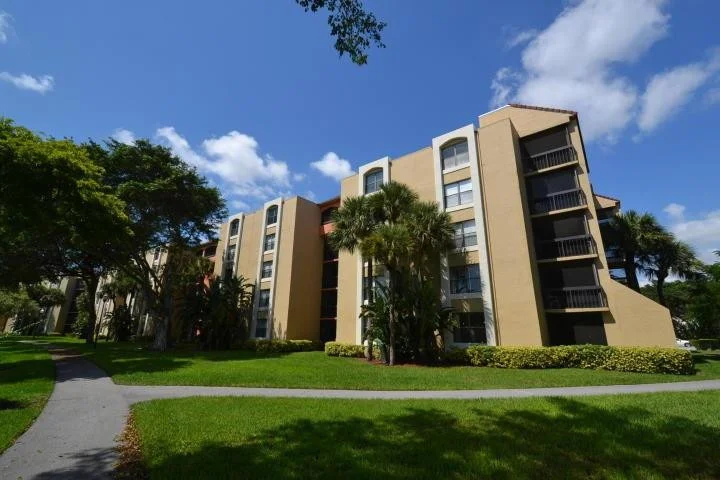 Photo of Unit F306 at 950 Lavers Circle