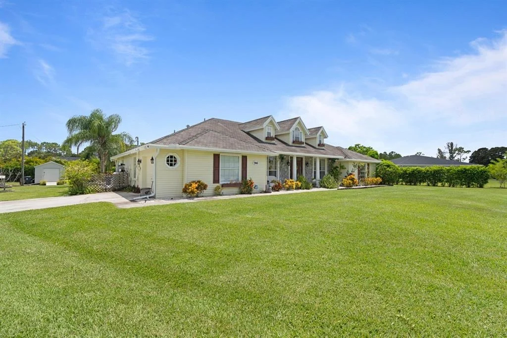 Photo of 7166 Avocado Boulevard