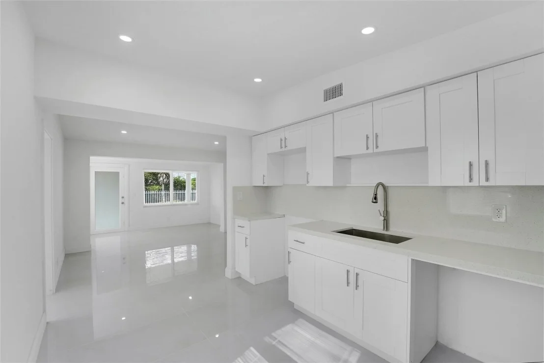 Photo of 2396 Service Road