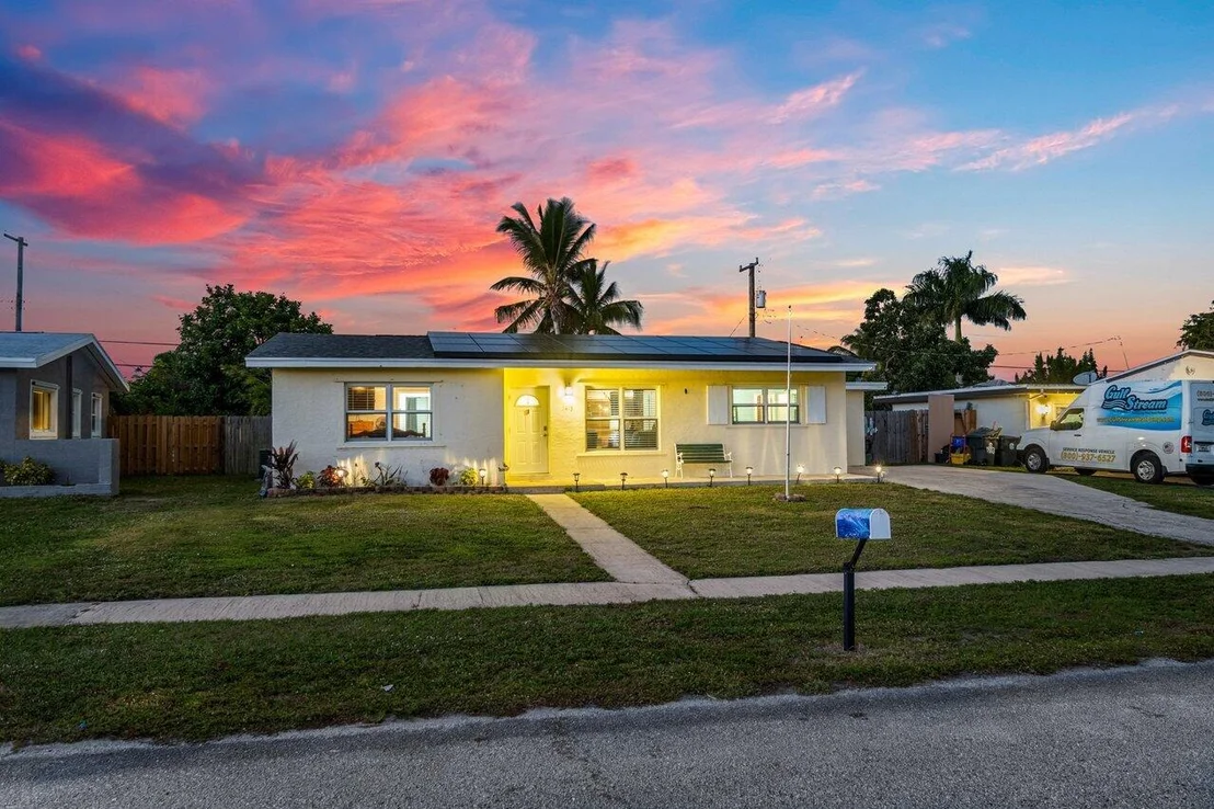 Photo of 1413 Crest Drive