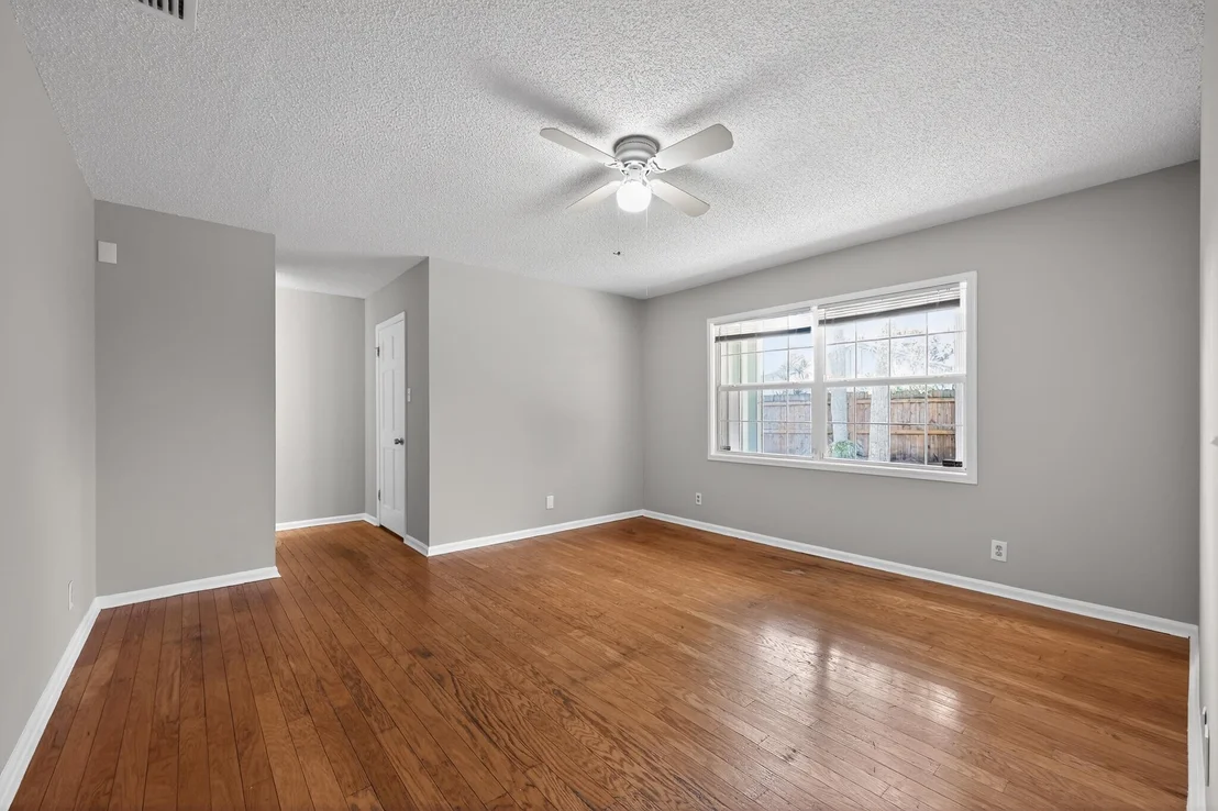 Photo of 748 Place Chateau