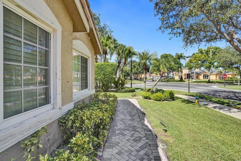 Photo of 1660 W Classical Boulevard