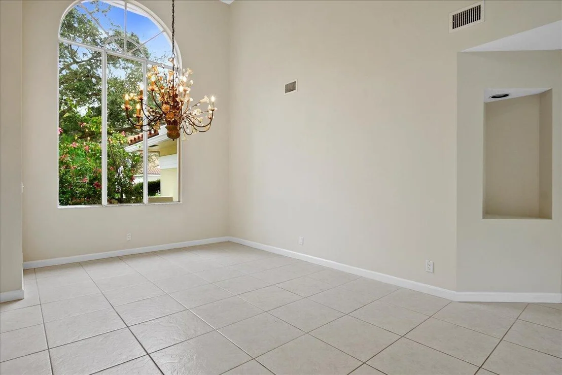 Photo of 140 Victorian Lane