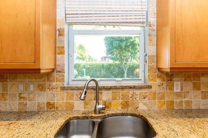 Photo of 2352 Thomson Way