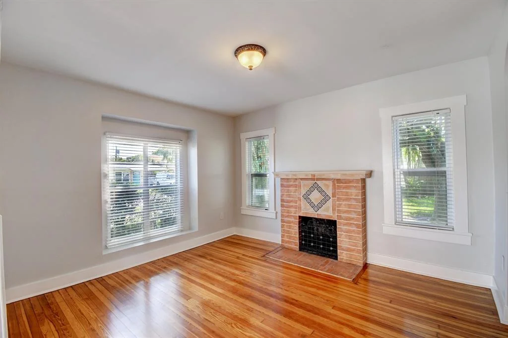 Photo of 415 Avenida Alegre