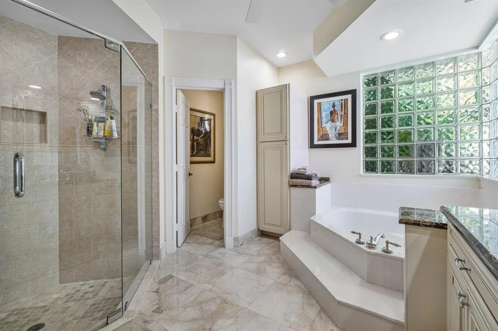 Photo of 113 N River Drive E