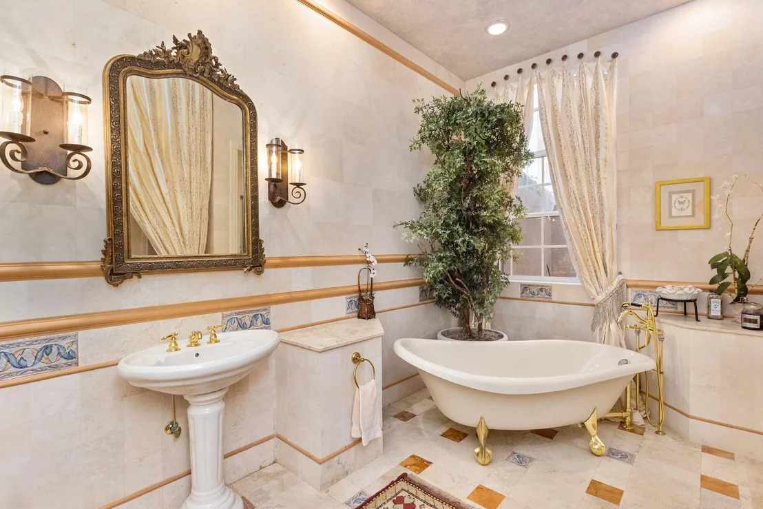 Photo of 446 Addison Park Lane