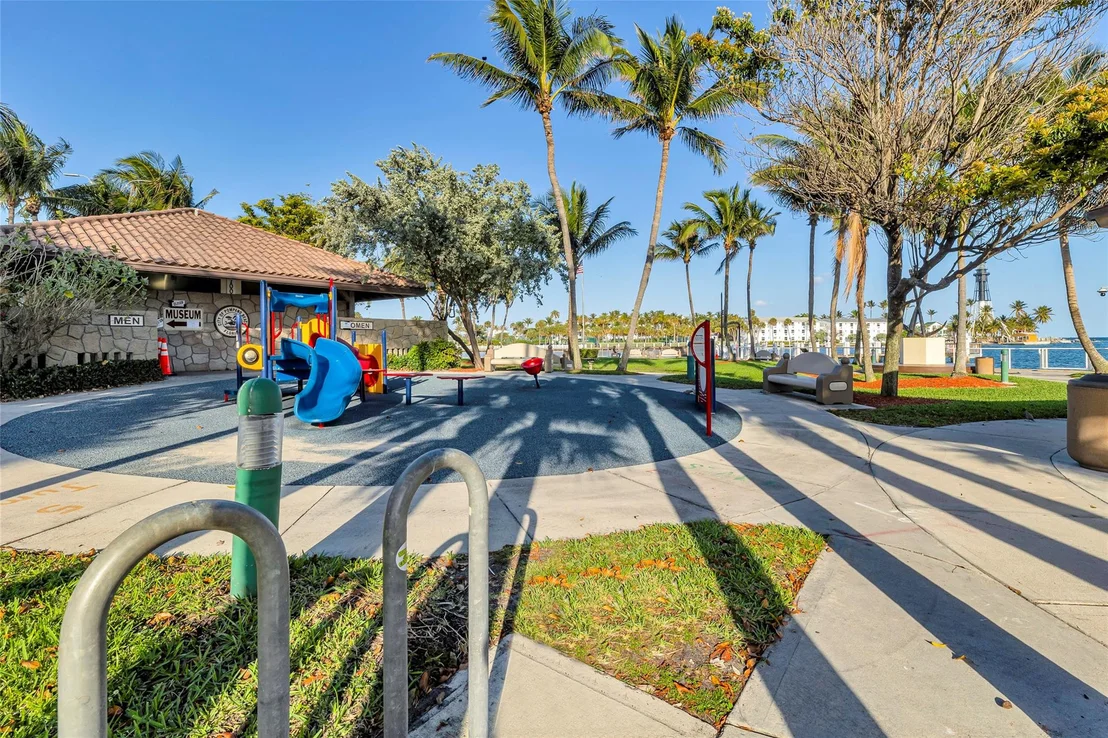 Photo of 3404 Barton Road
