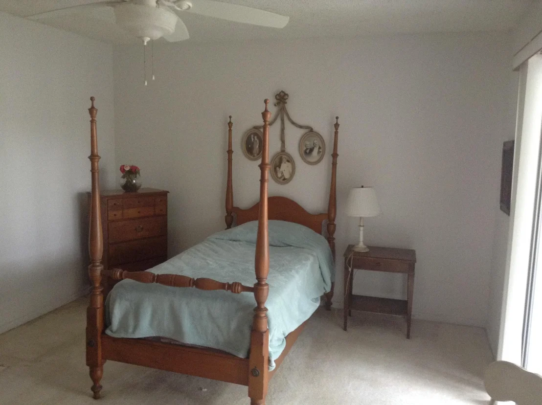 Photo of Unit H2 at 1901 Bermuda Circle