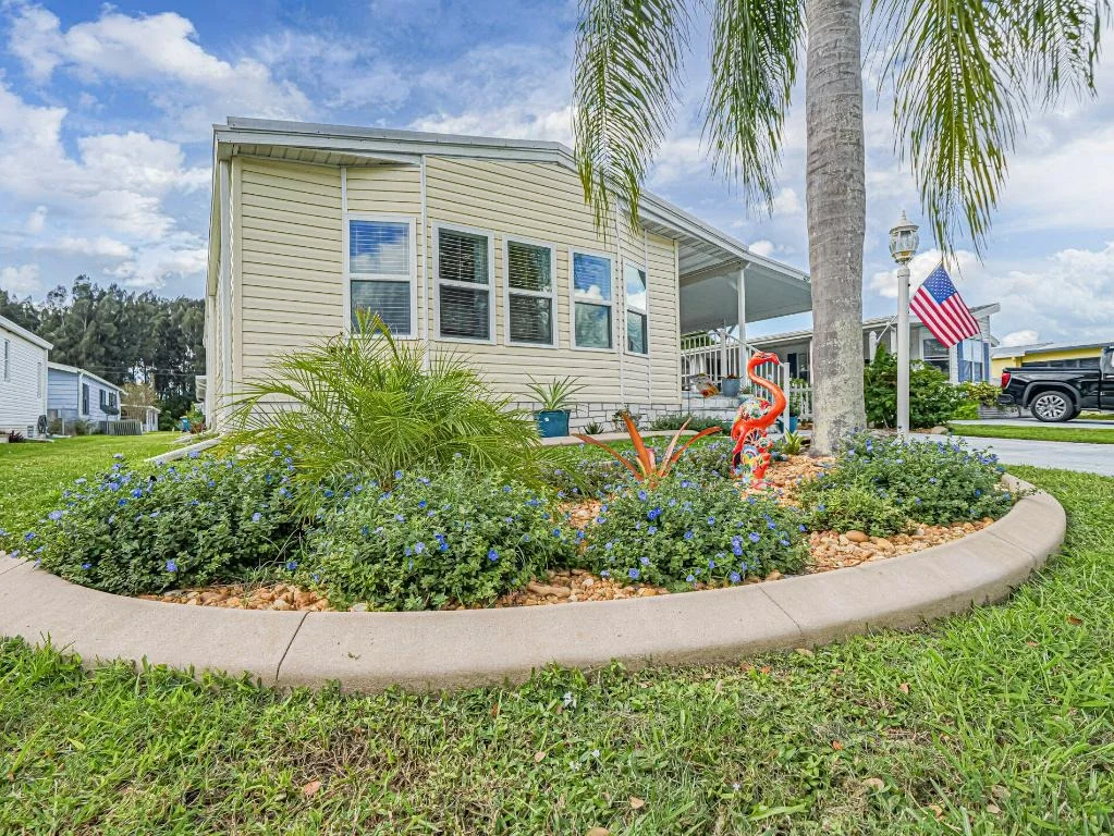Photo of 409 Avocado Drive