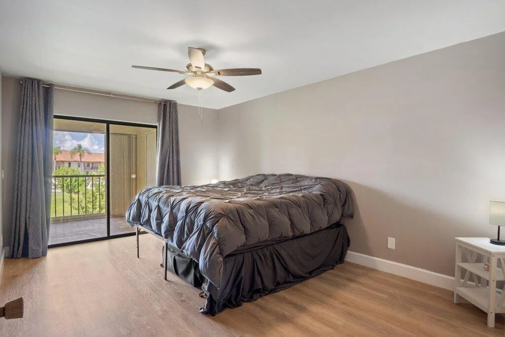 Photo of Unit B at 1402 Pinecrest Circle
