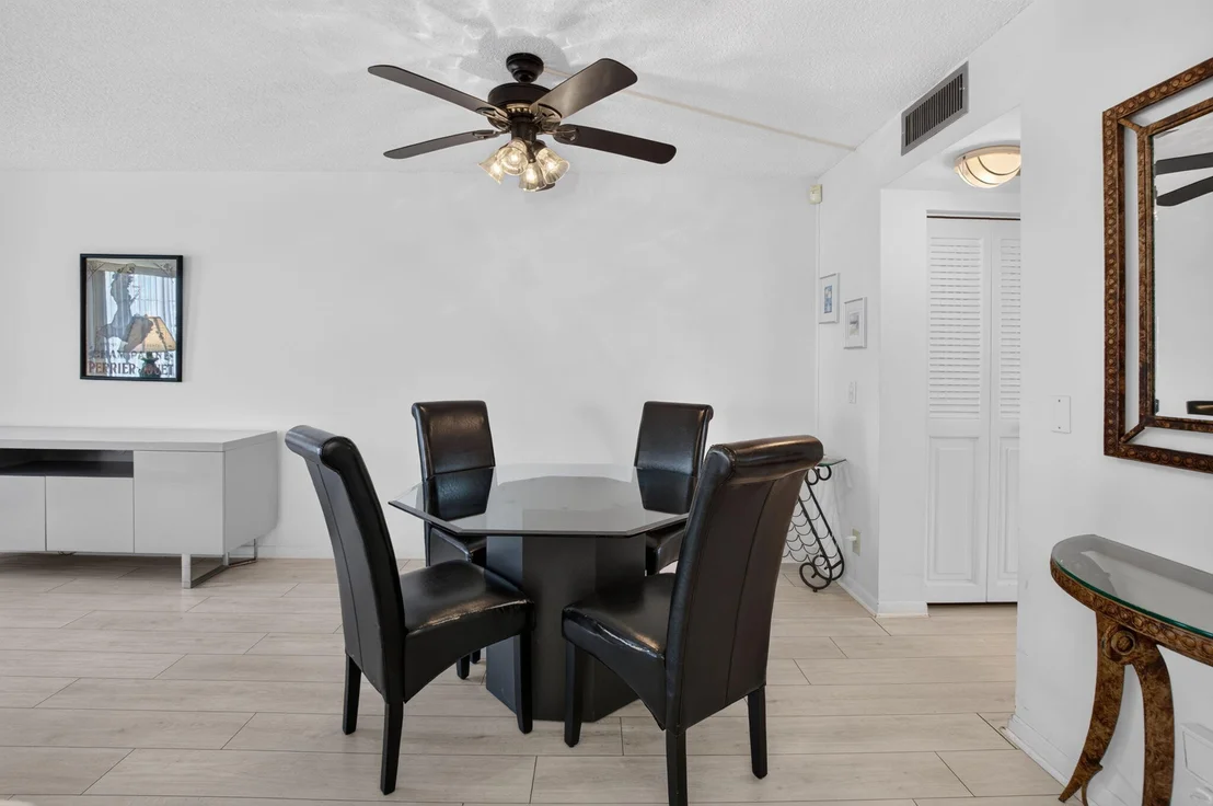 Photo of 4071 CORNWALL D