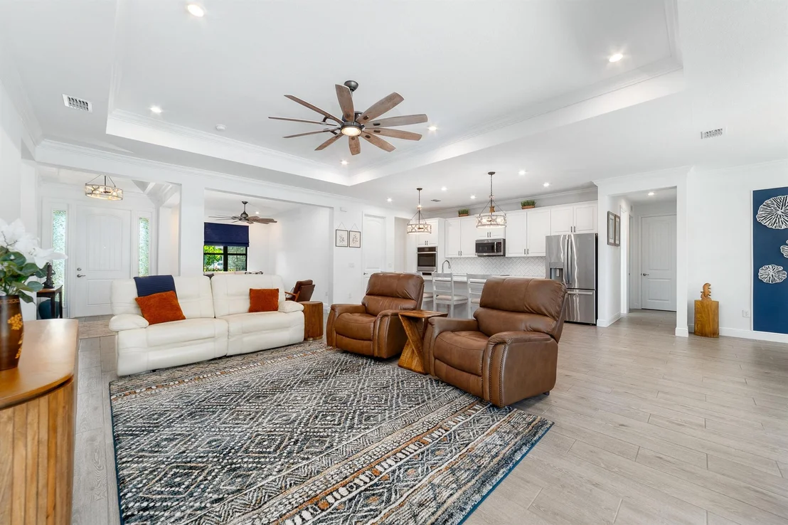 Photo of 6354 Arcadia Sq Square