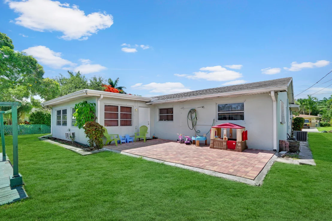 Photo of 1034 Coral Drive