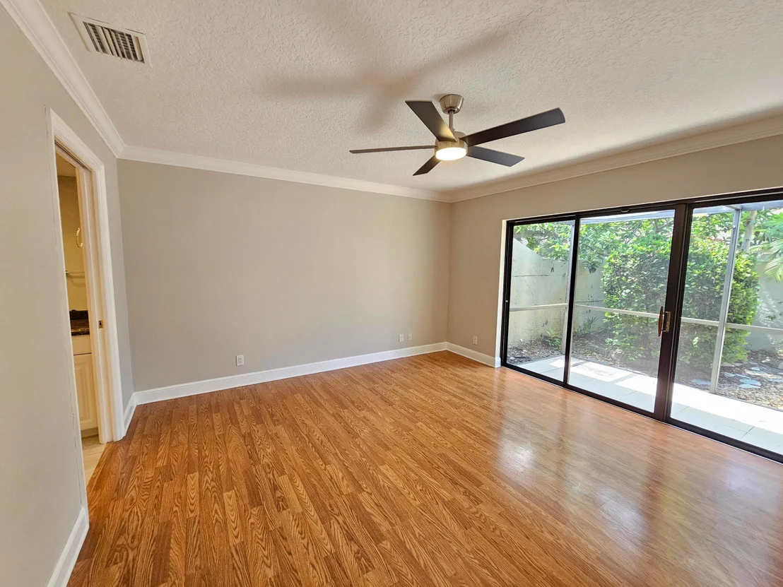 Photo of 17200 Fownes Crescent