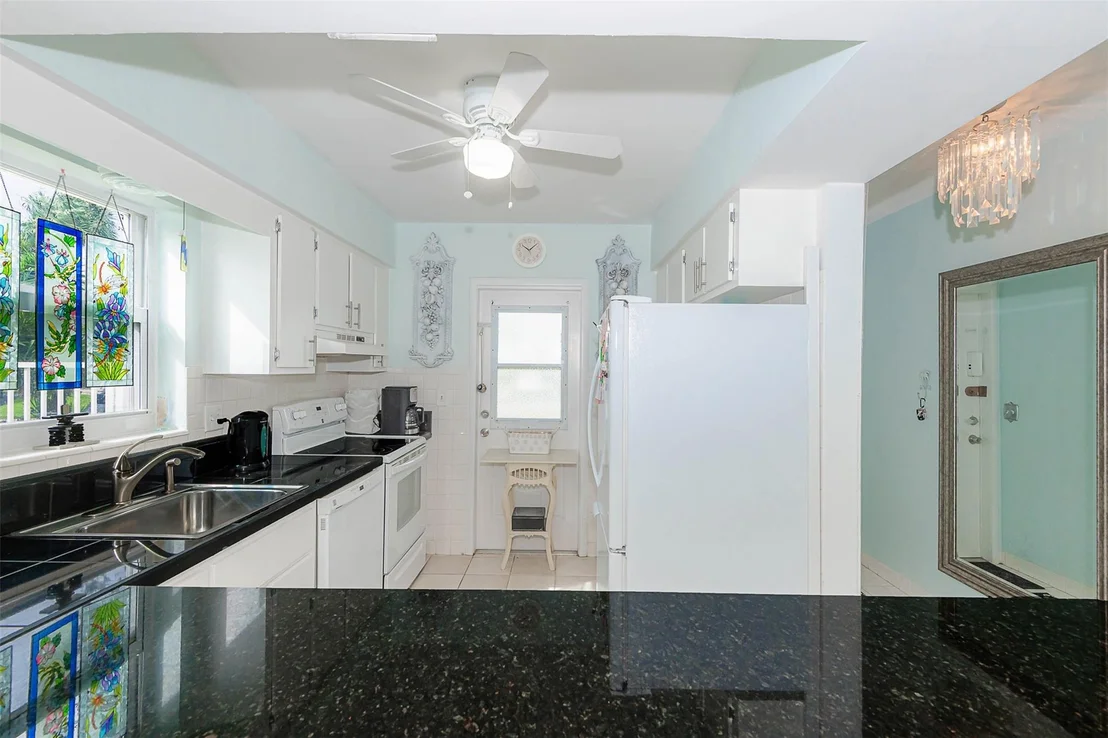 Photo of Unit 1 at 801 Pine