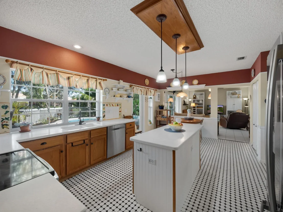 Photo of 1005 Pine Lake Circle