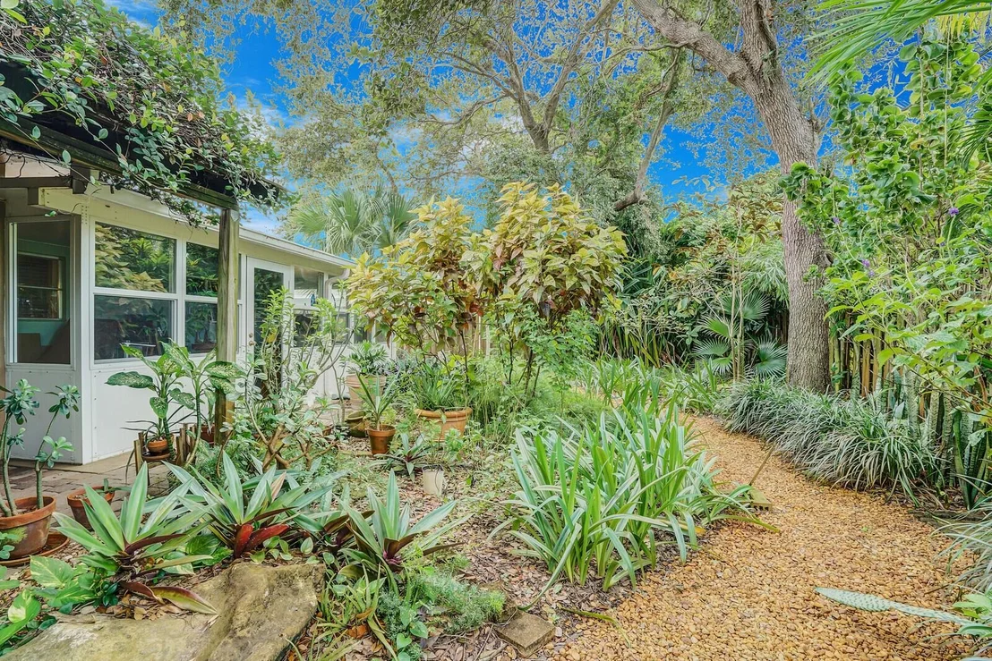 Photo of 450 Dover Road