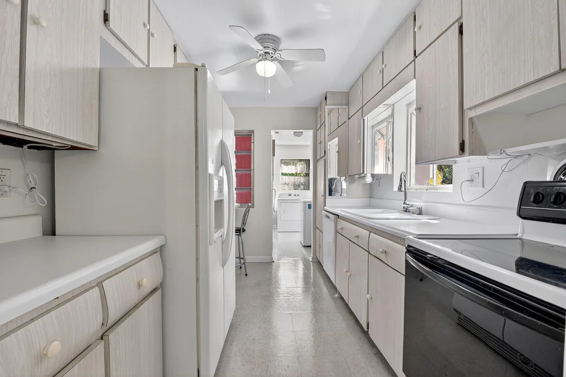 Photo of 702 Sunset Drive