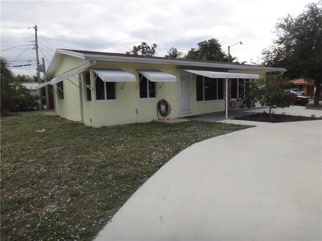 Photo of 900 NE 23rd Place