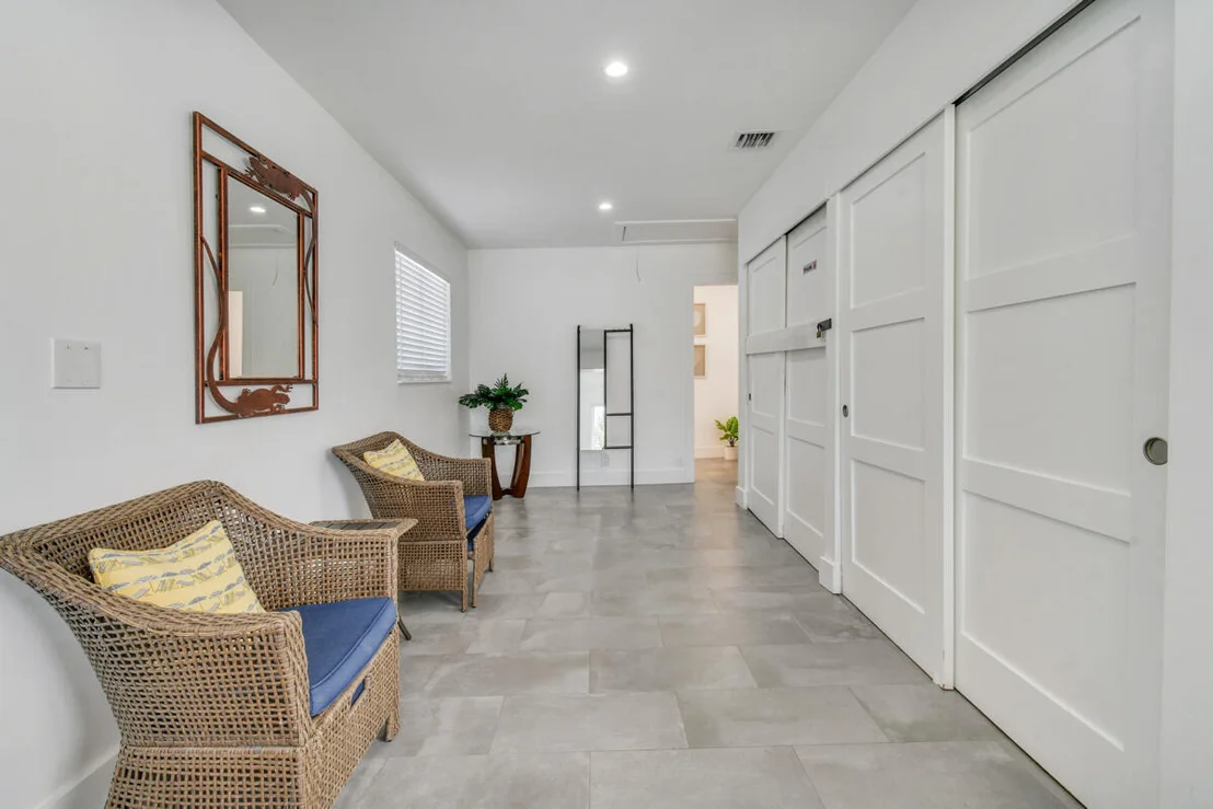 Photo of 1182 Beach Road