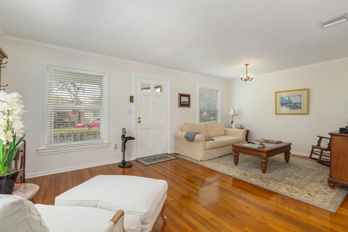 Photo of 816 Avon Road