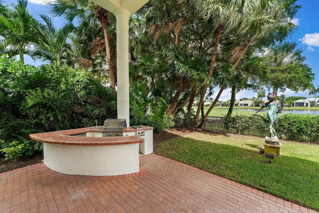 Photo of 42 Saint Thomas Drive