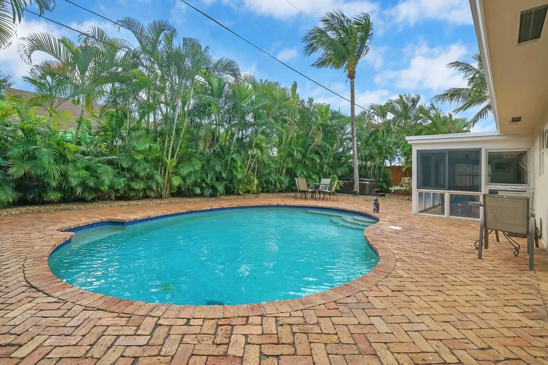 Photo of 736 Heron Drive